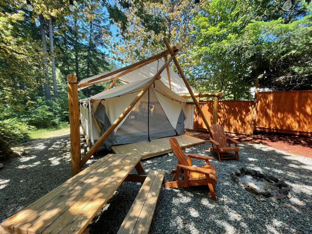 Umpqua'S Last Resort - Wilderness Cabins, Rv Park & Glamping Idleyld Park Eksteriør bilde