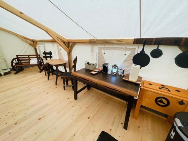 Umpqua'S Last Resort - Wilderness Cabins, Rv Park & Glamping Idleyld Park Eksteriør bilde