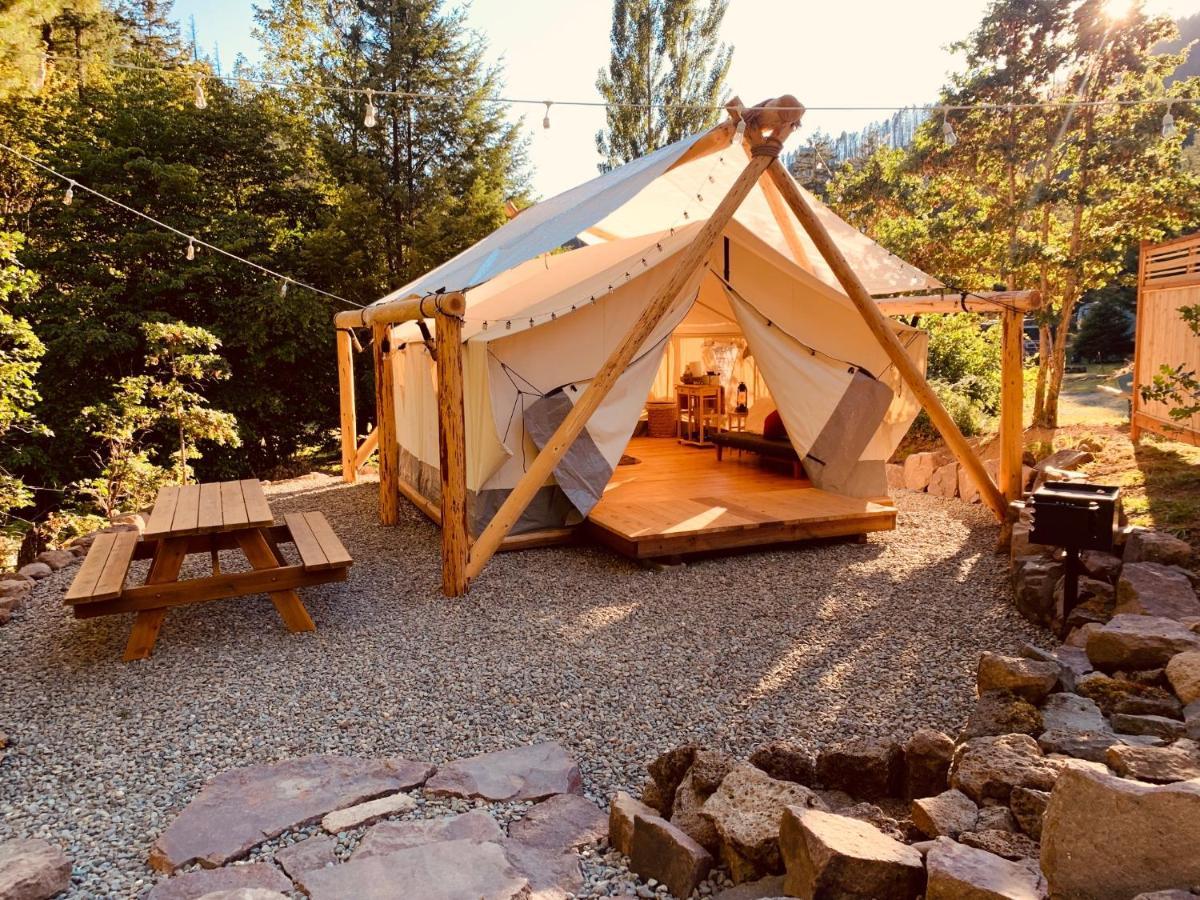 Umpqua'S Last Resort - Wilderness Cabins, Rv Park & Glamping Idleyld Park Eksteriør bilde