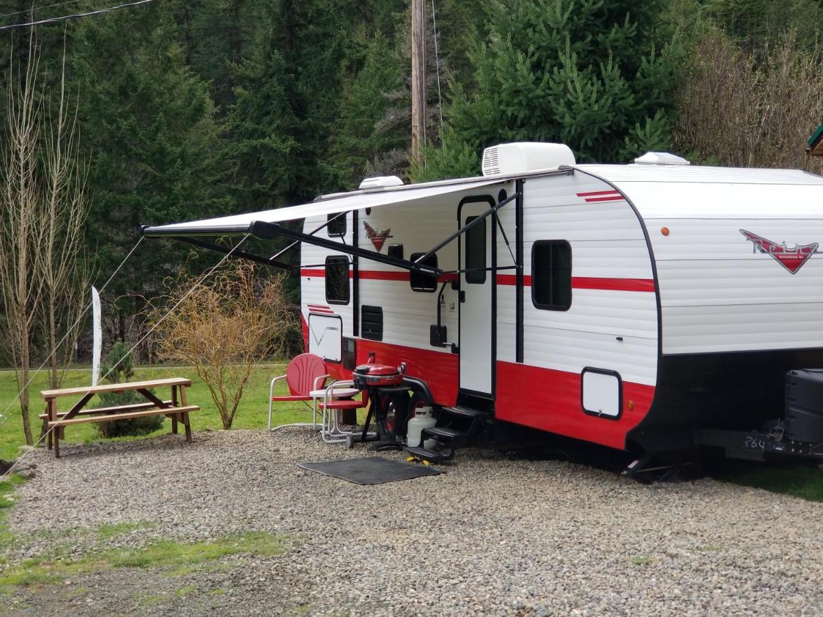Umpqua'S Last Resort - Wilderness Cabins, Rv Park & Glamping Idleyld Park Eksteriør bilde