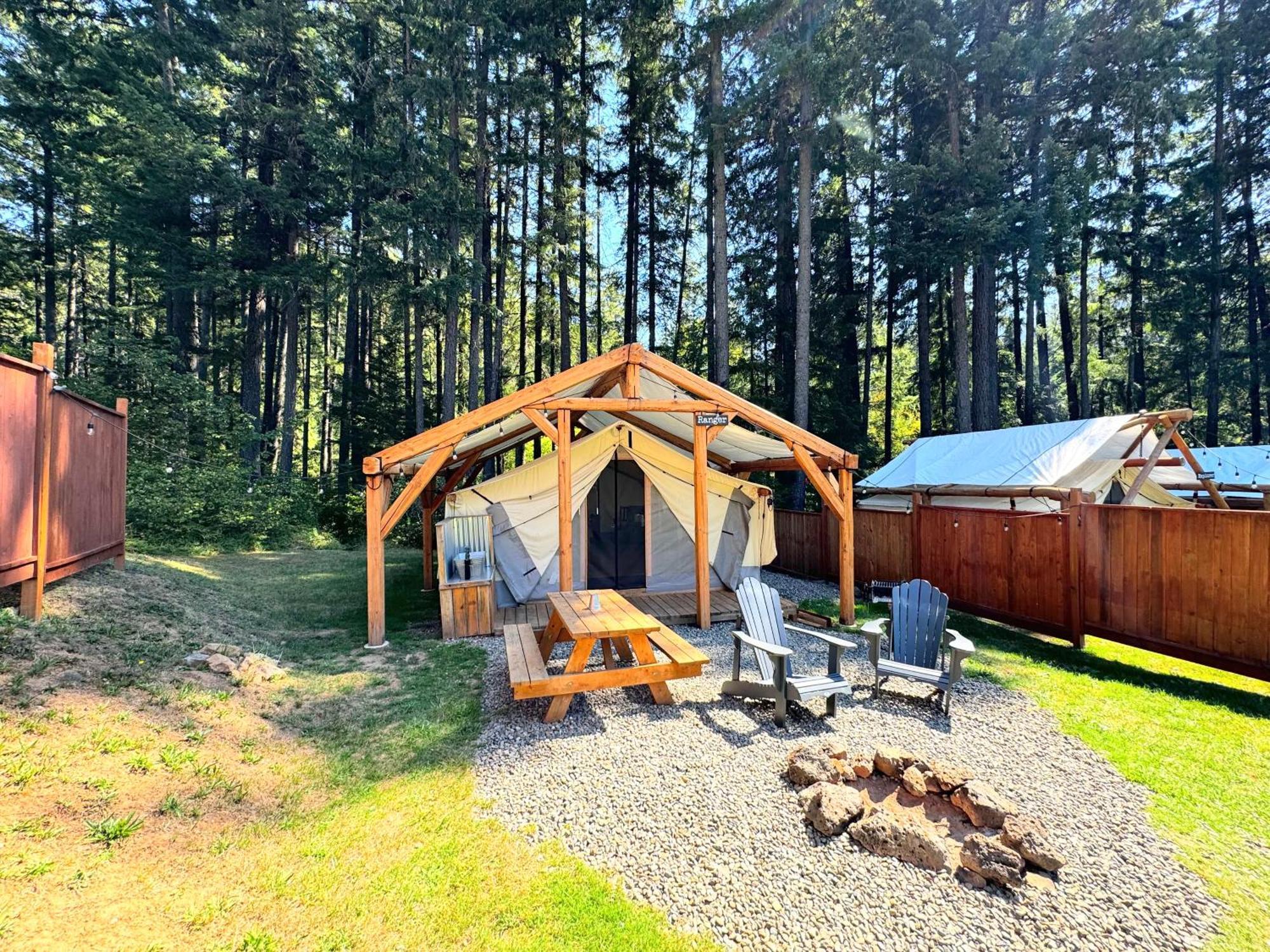 Umpqua'S Last Resort - Wilderness Cabins, Rv Park & Glamping Idleyld Park Eksteriør bilde