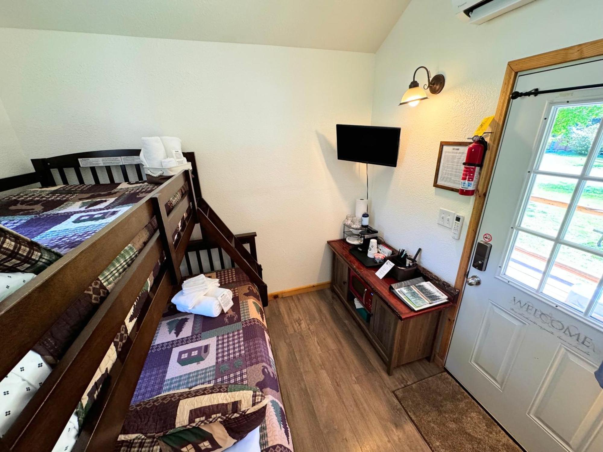 Umpqua'S Last Resort - Wilderness Cabins, Rv Park & Glamping Idleyld Park Eksteriør bilde