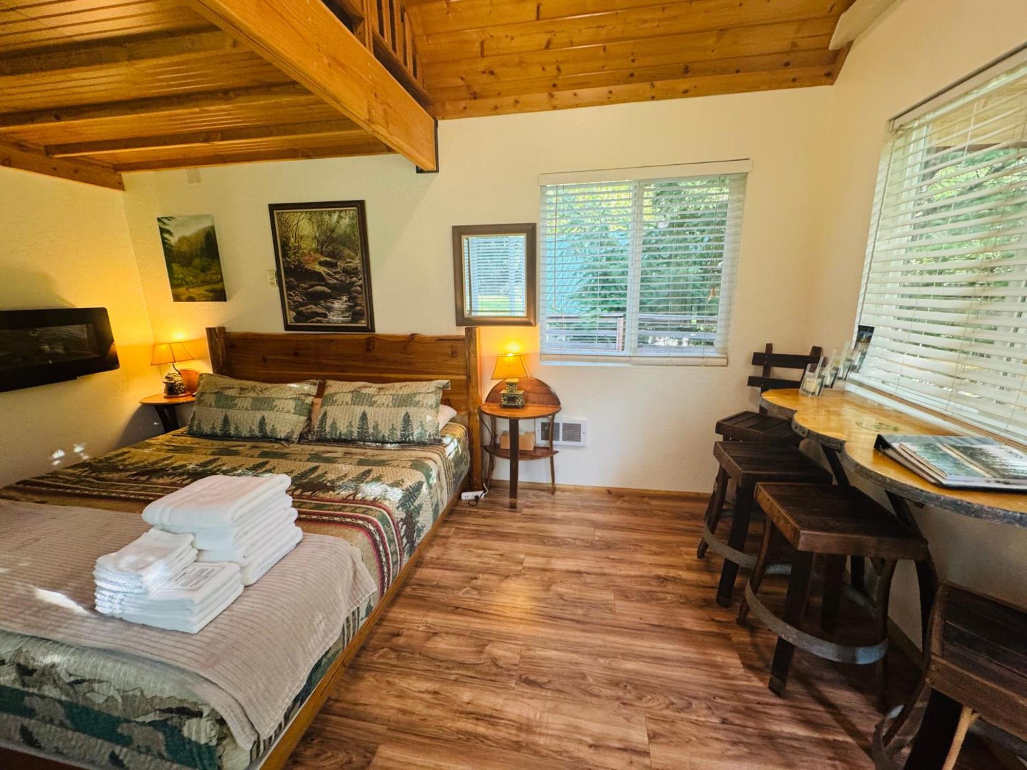 Umpqua'S Last Resort - Wilderness Cabins, Rv Park & Glamping Idleyld Park Eksteriør bilde