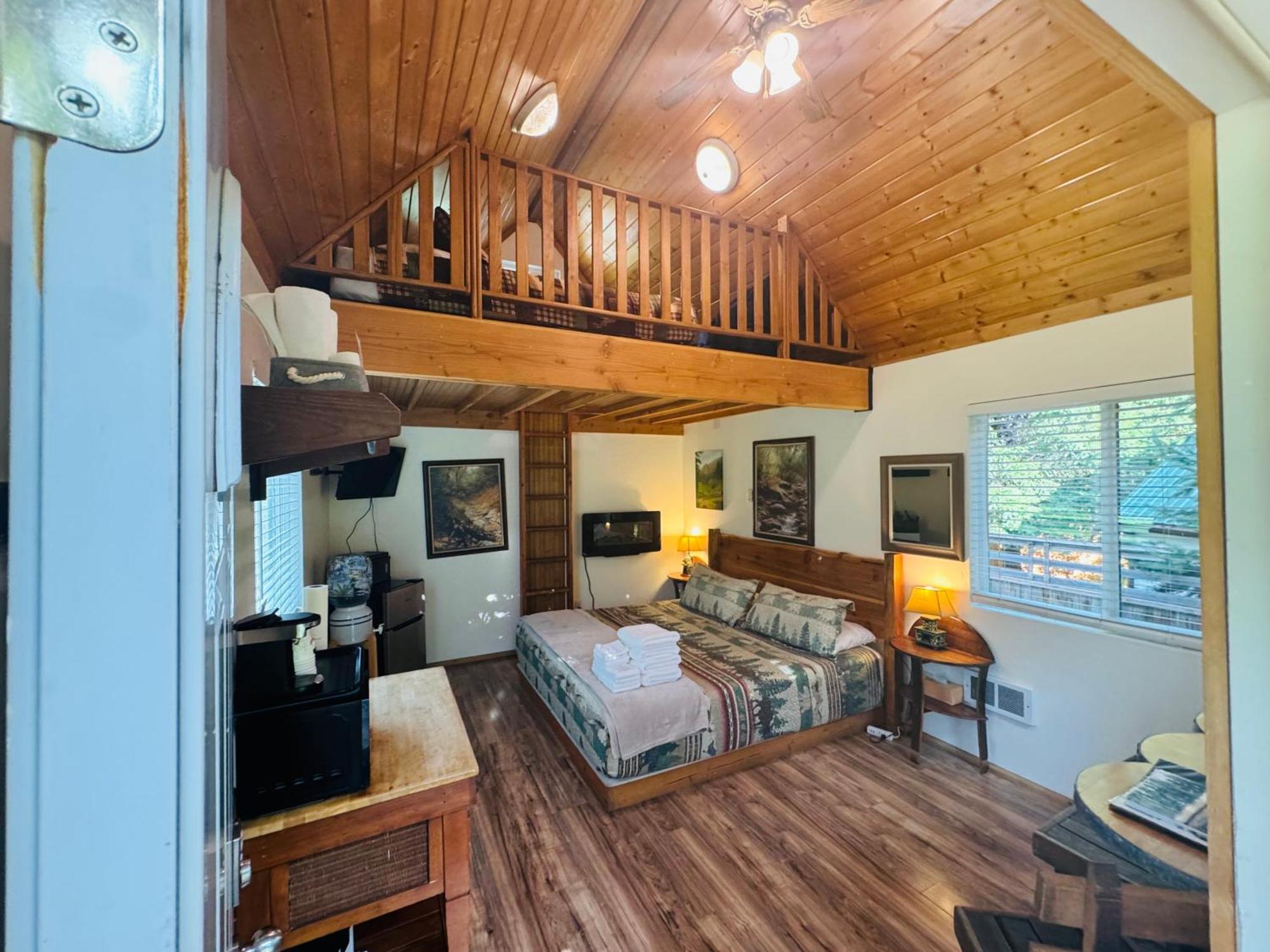 Umpqua'S Last Resort - Wilderness Cabins, Rv Park & Glamping Idleyld Park Eksteriør bilde
