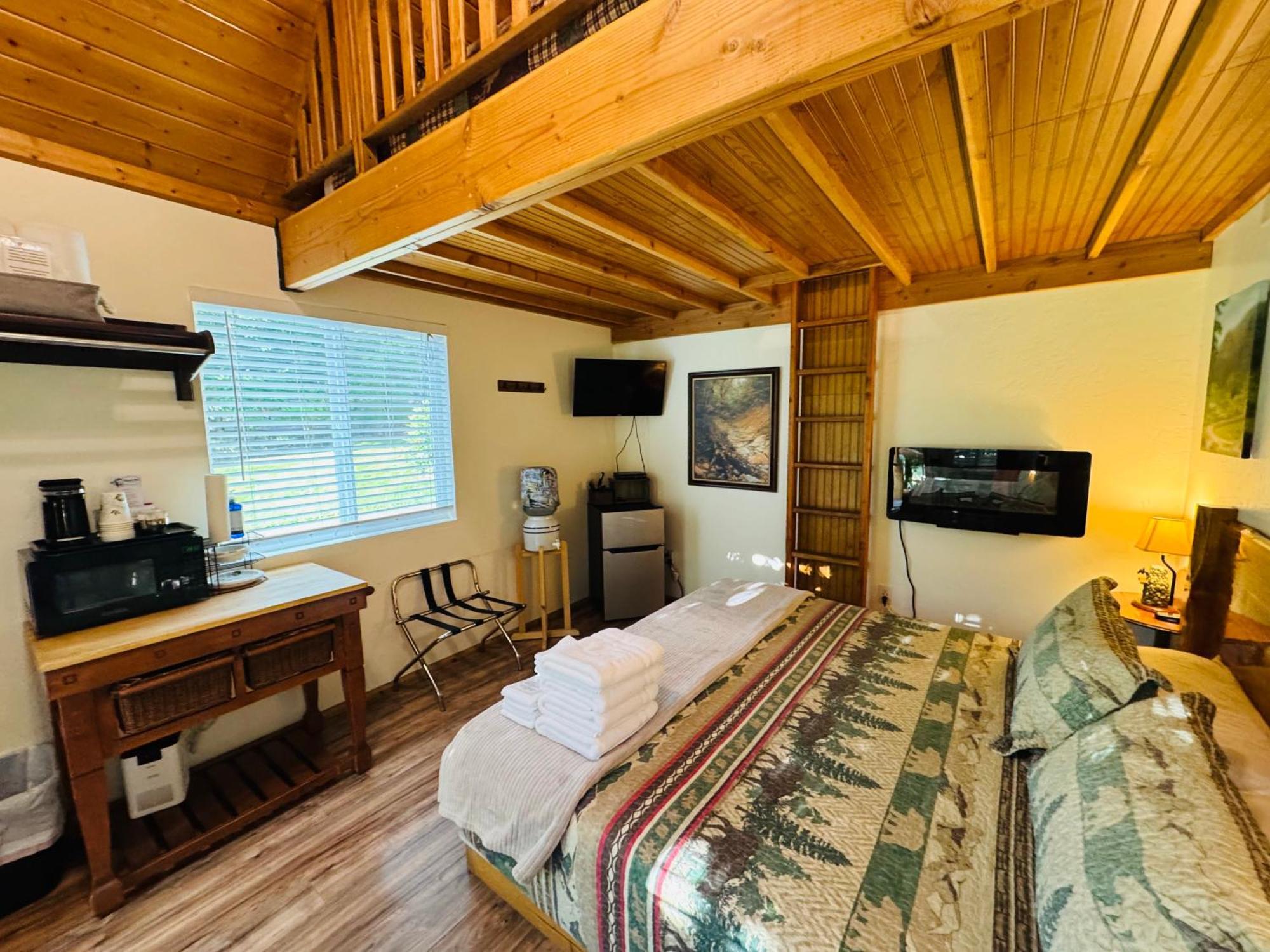 Umpqua'S Last Resort - Wilderness Cabins, Rv Park & Glamping Idleyld Park Eksteriør bilde