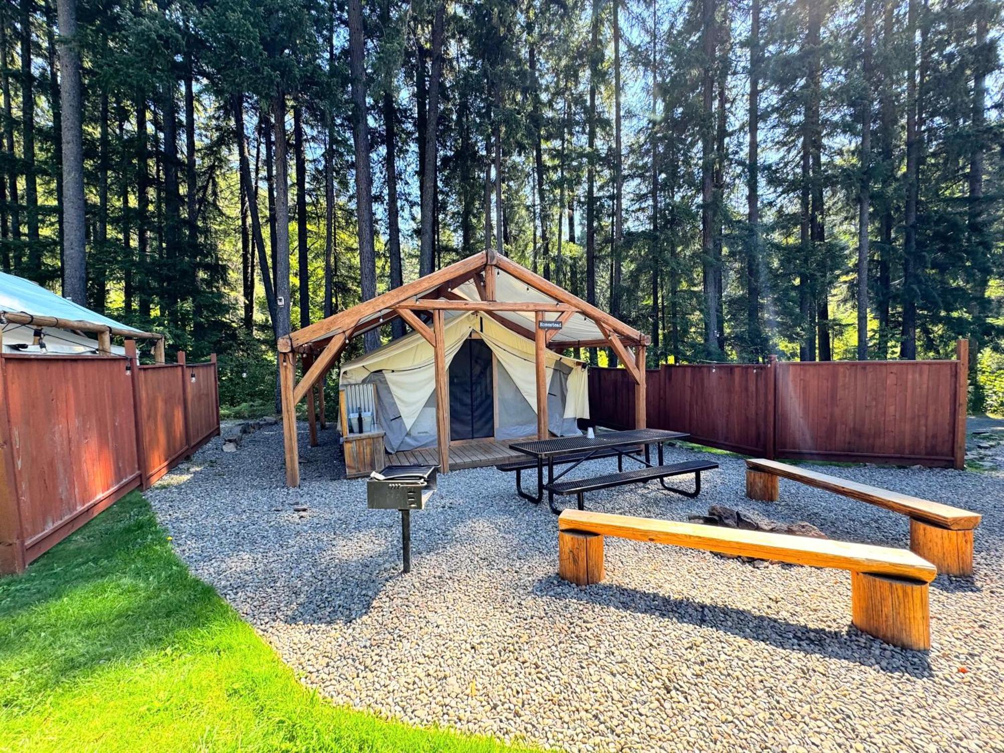 Umpqua'S Last Resort - Wilderness Cabins, Rv Park & Glamping Idleyld Park Eksteriør bilde