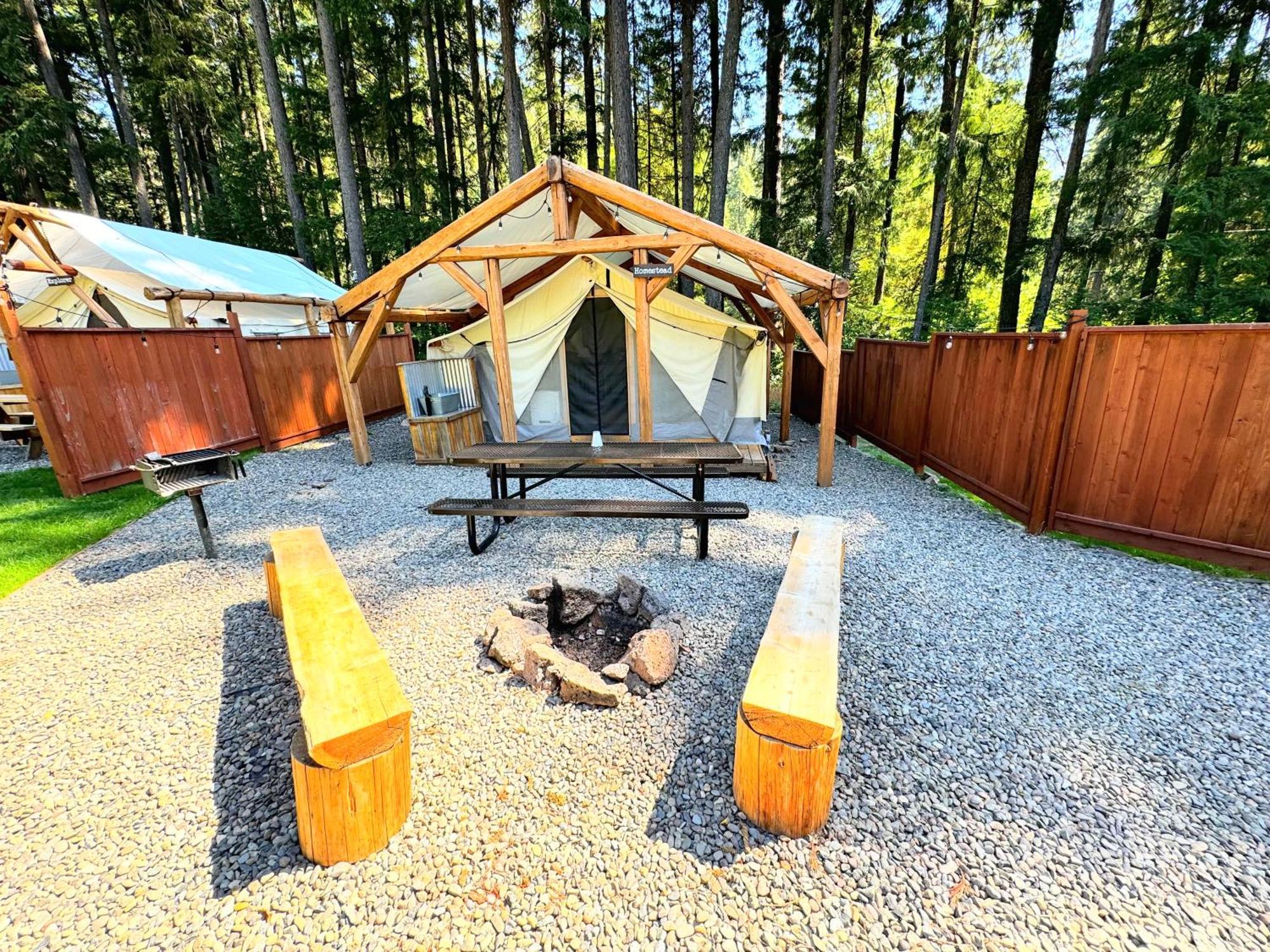 Umpqua'S Last Resort - Wilderness Cabins, Rv Park & Glamping Idleyld Park Eksteriør bilde